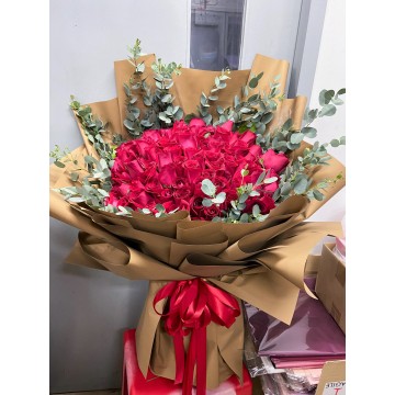 101 Red Roses | Floral Bouquet