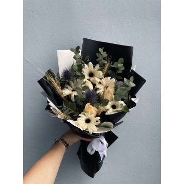 Contrast | Floral Bouquet (Valentine's Day 2023)