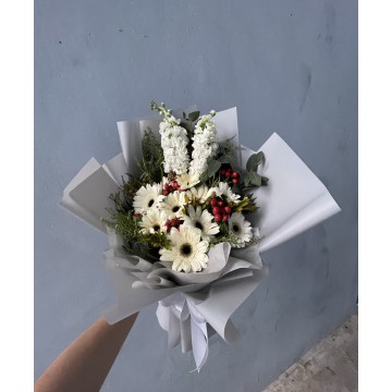 White Paramour | Floral Bouquet